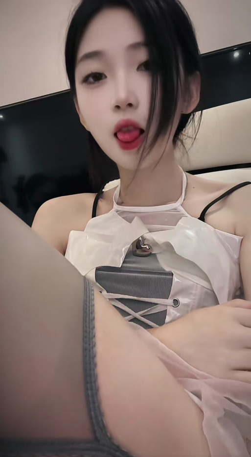 【成都】幺妹各种丝袜诱惑受不鸟-69俱乐部