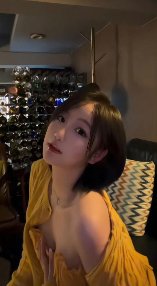 上海此女长着一张狐狸精脸-69俱乐部