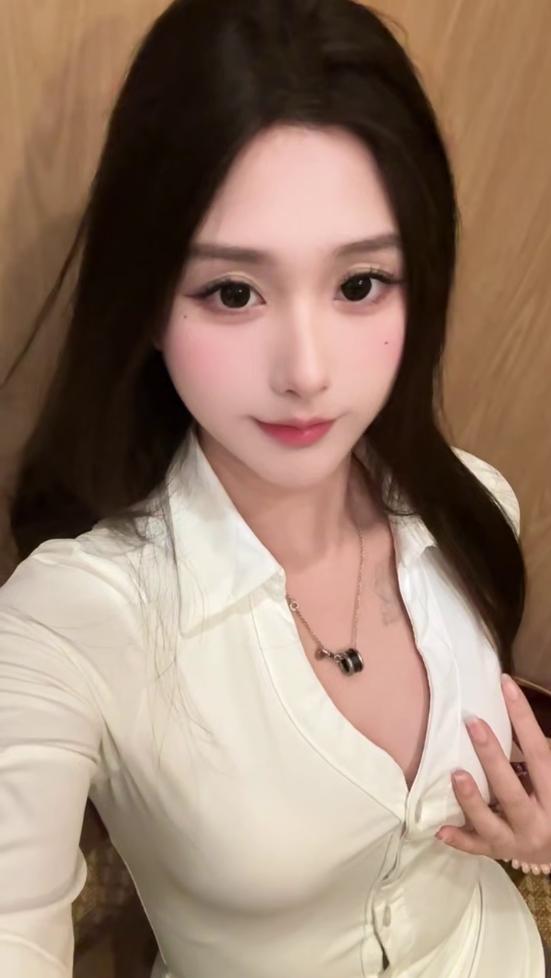 【南通】嘴巴小小的深喉很舒服-69俱乐部