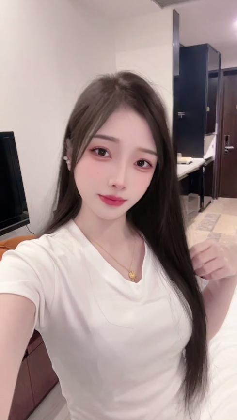 妹纸年龄小粉鲍很诱人-69俱乐部