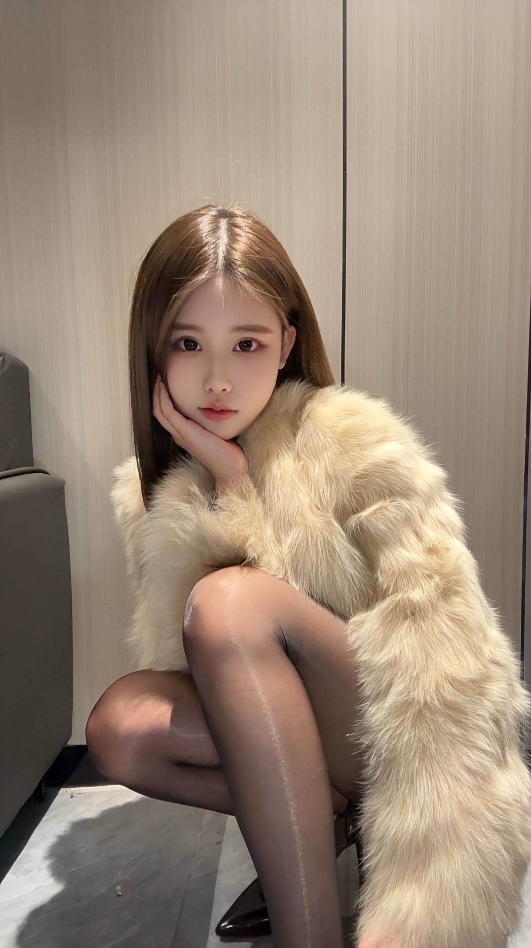 00后嫩妹子9张一泡-69俱乐部