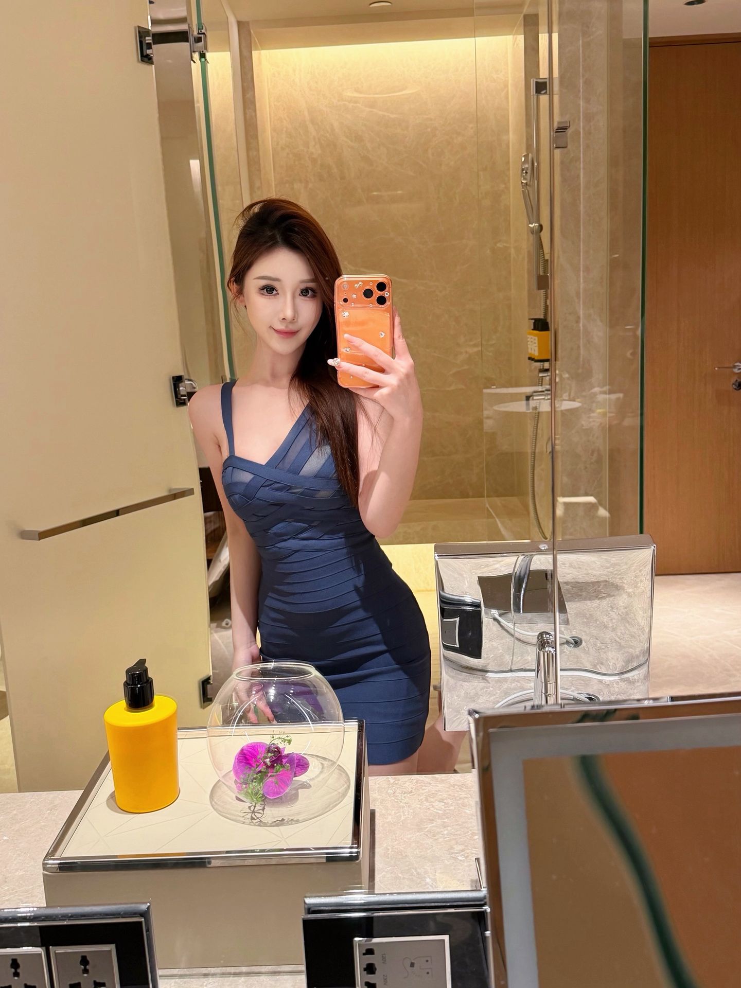 找这个骚货服务爽爆-69俱乐部