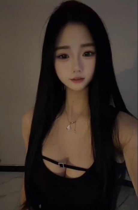 脸蛋相当漂亮体味香香的-69俱乐部