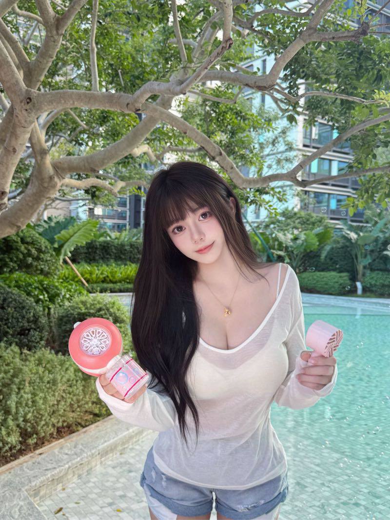 胸大皮嫩肤白大长腿兼职妹妹-69俱乐部